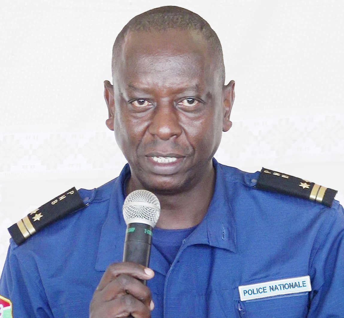 L’INSPECTEUR GENERAL DE LA POLICE ET SON ADJOINT TIENNENT UNE CAUSERIE ETHIQUE A L’ENDROIT DES POLICIERS TOUTES CATEGORIES CONFONDUES DANS TOUTES LES REGIONS DE POLICE